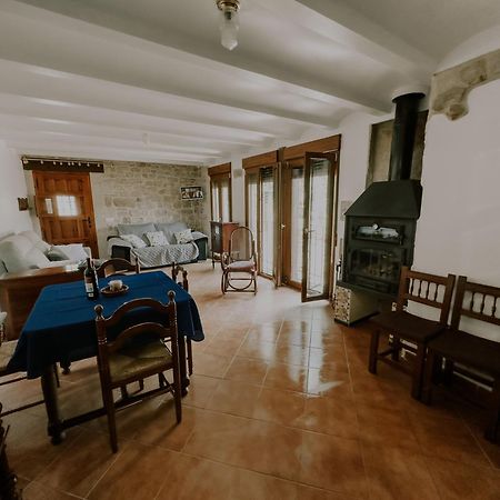 La Casa De La Acacia Apartment Olba ภายนอก รูปภาพ
