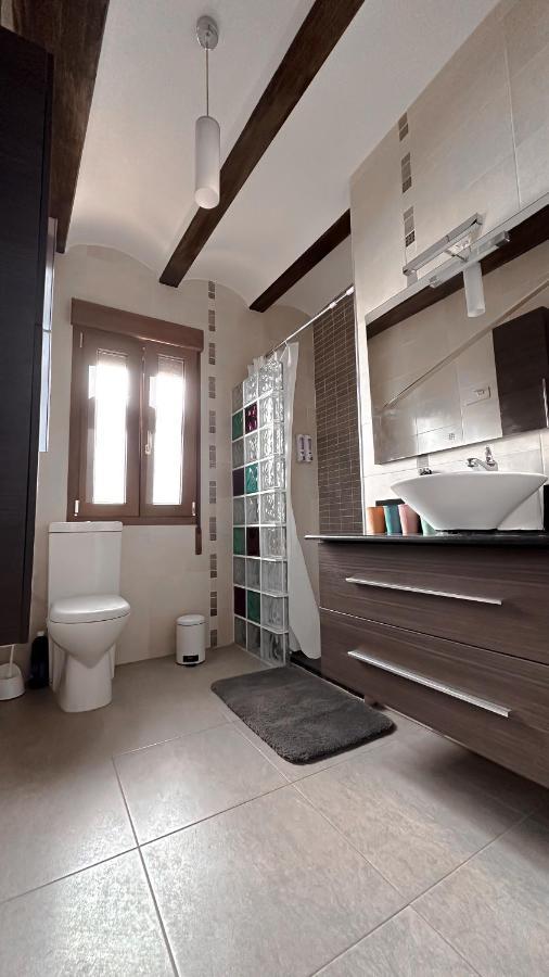 La Casa De La Acacia Apartment Olba ภายนอก รูปภาพ
