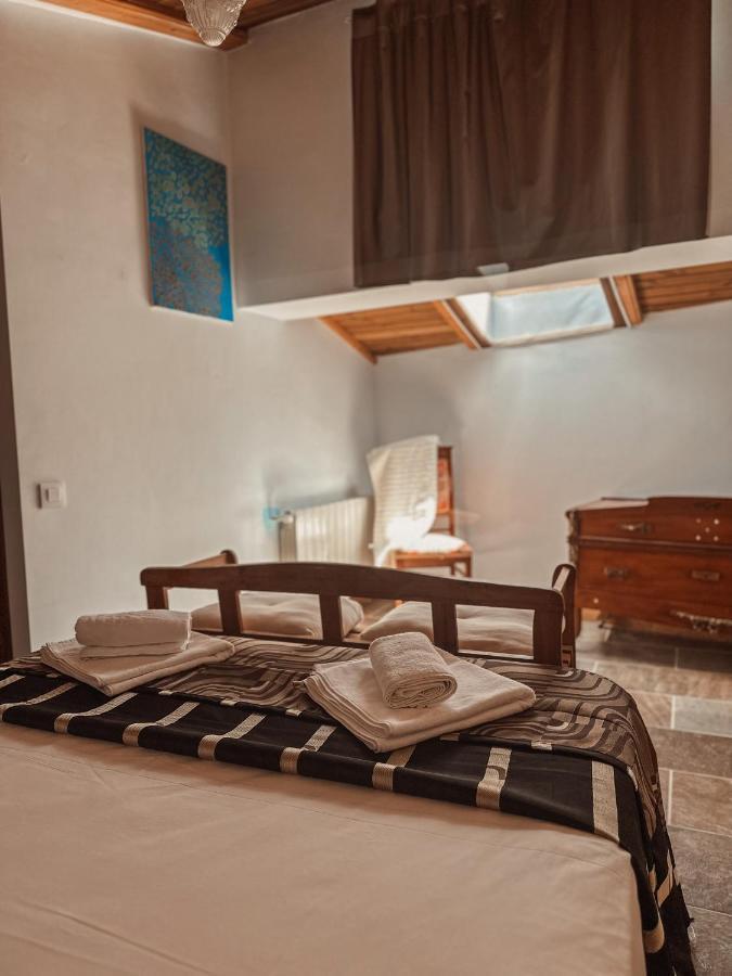 La Casa De La Acacia Apartment Olba ภายนอก รูปภาพ